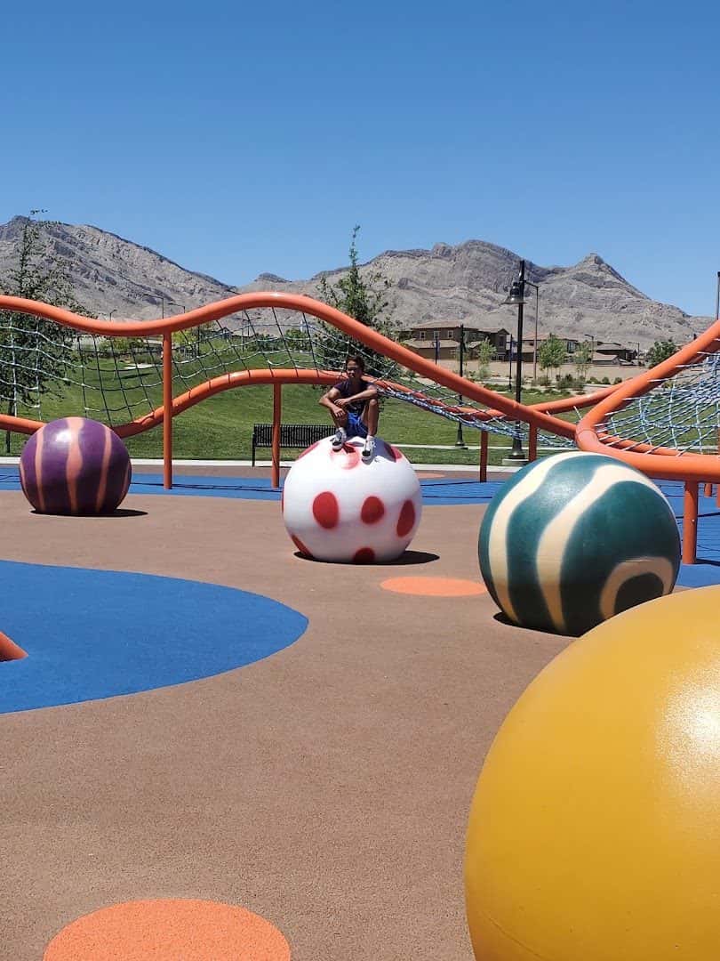 Fox Hill Park — Family Fun & Recreation photo 3 of 5
