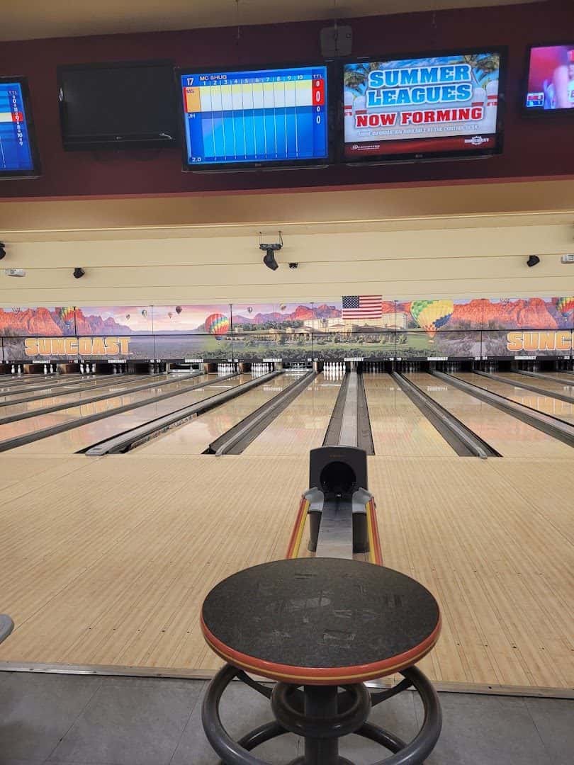 Suncoast Lanes — Family Fun & Recreation photo 3 of 5