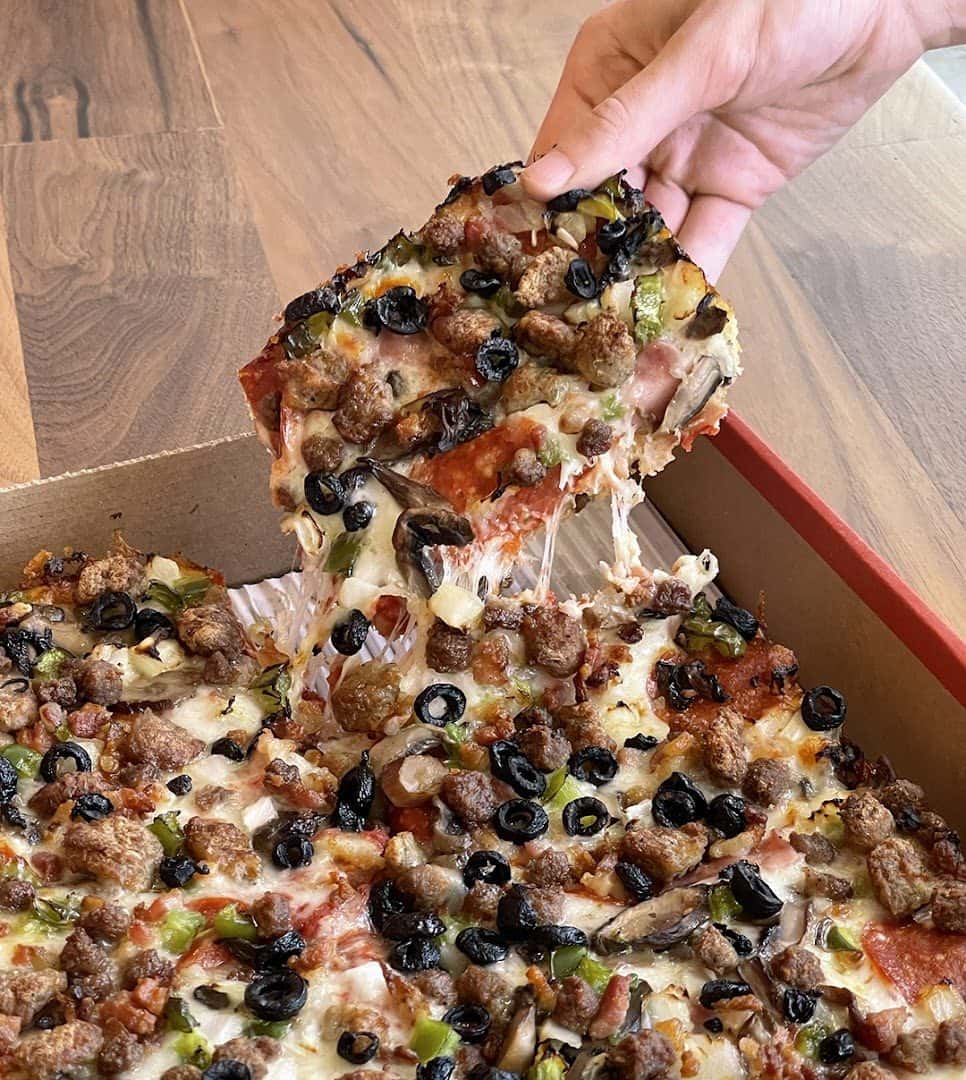 Jet's Pizza — Restaurants photo 3 of 5