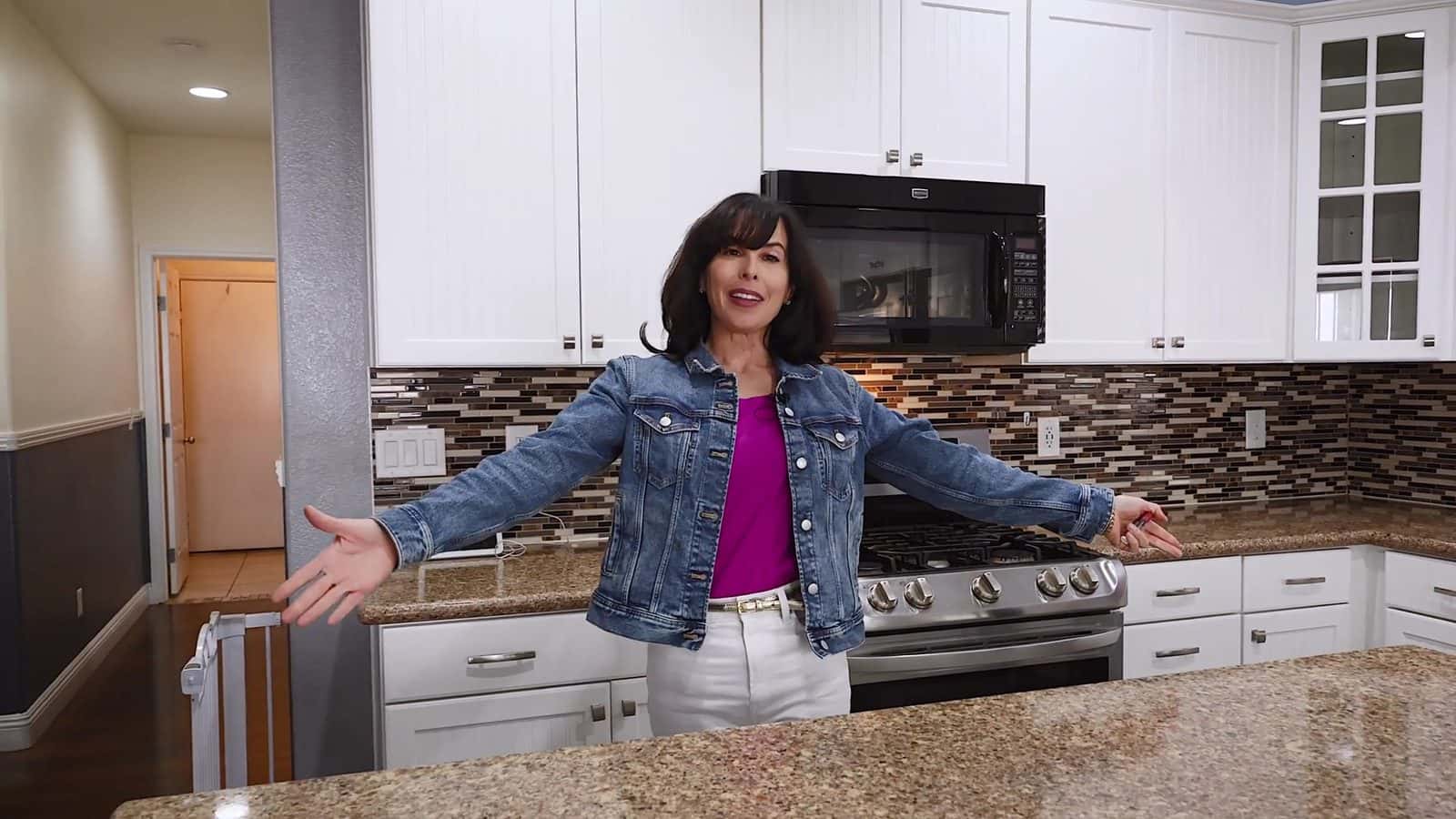 Danielle Hess Las Vegas & Henderson Luxury Real Estate Agent — Real Estate Agents photo 2 of 5