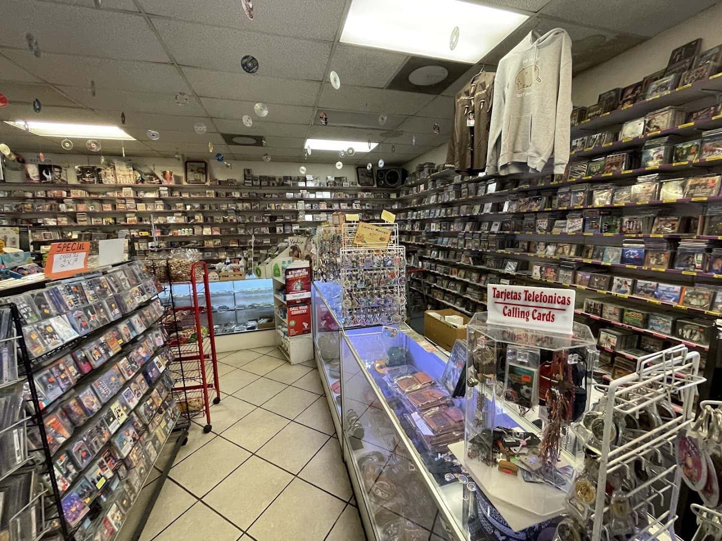 Casa Latina Records — Retail & Boutiques photo 2 of 5