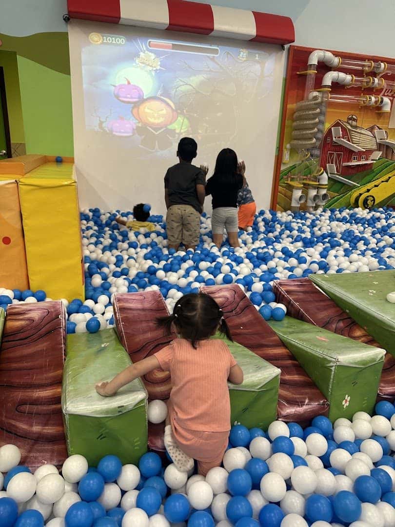 Wally Wombats | Indoor Playground & Events Center - Rainbow — Family Fun & Recreation photo 3 of 5