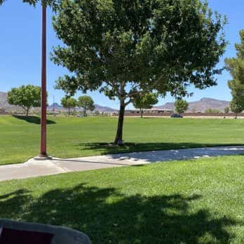 Mission Hills Park — Family Fun & Recreation photo 3 of 5