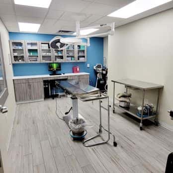Canyon Ridge Animal Hospital — Pet Services photo 1 of 5