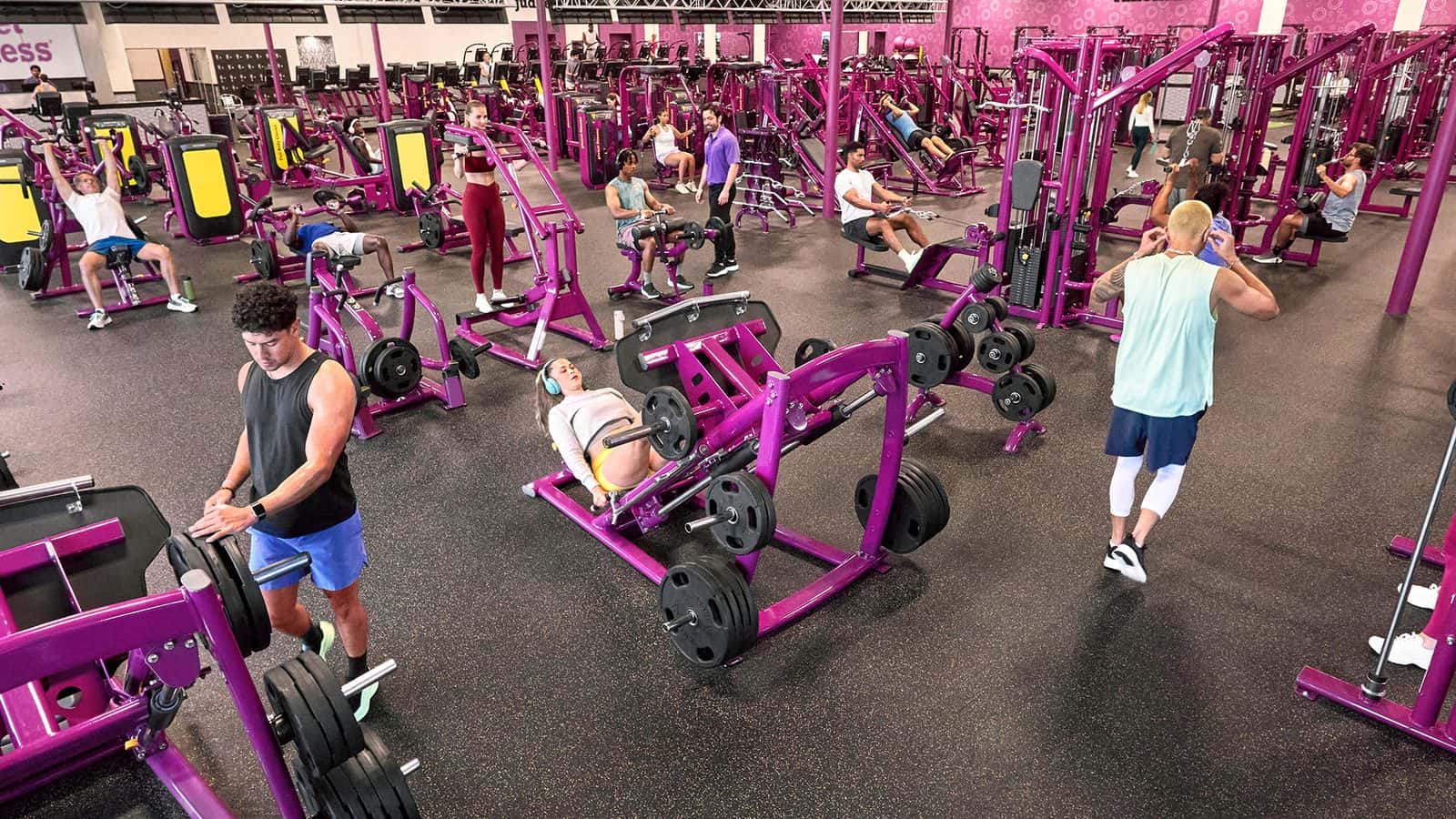 Planet Fitness — Nail Salons & Spas photo 1 of 5