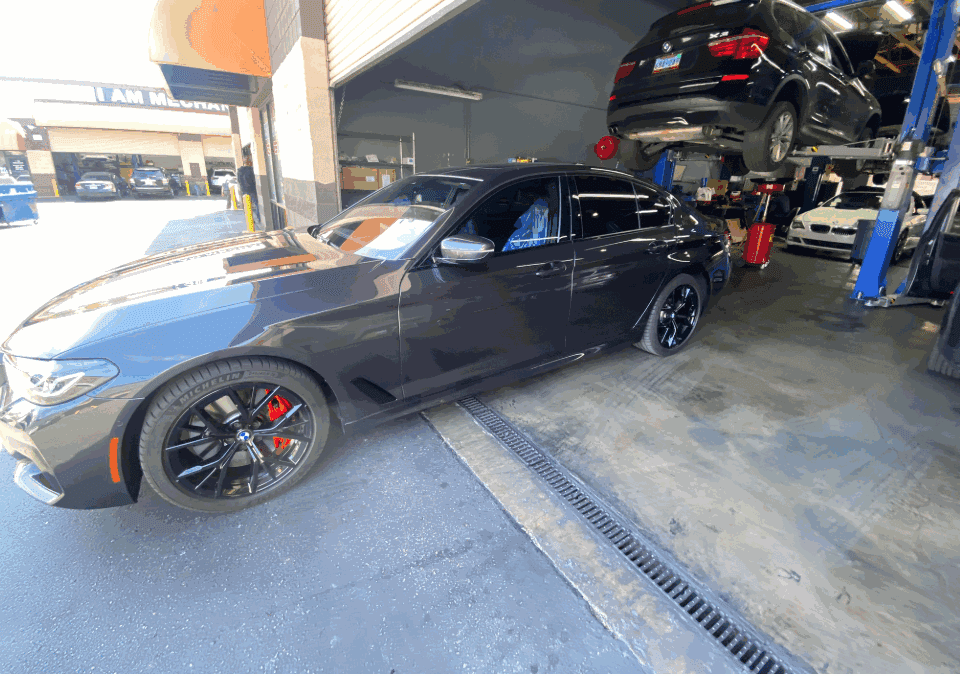 Desert Oasis European Auto Service & Repair — Auto Services photo 2 of 5