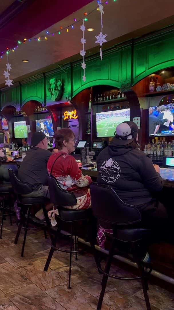 Bogeys Bar & Grill West — Restaurants photo 2 of 5