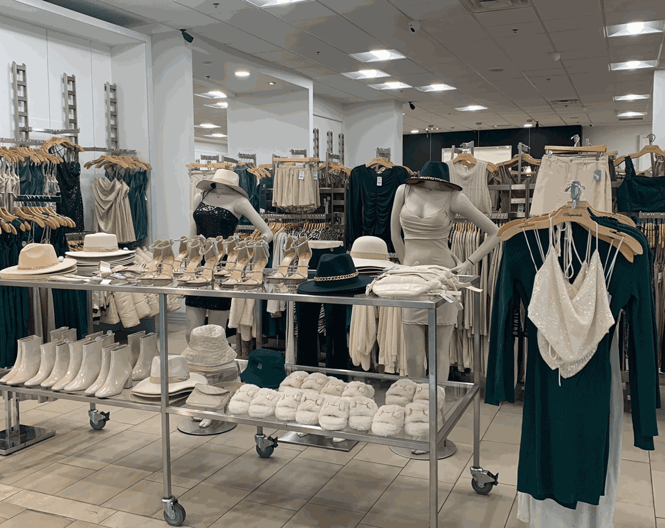Rhapsodielle — Retail & Boutiques photo 3 of 5