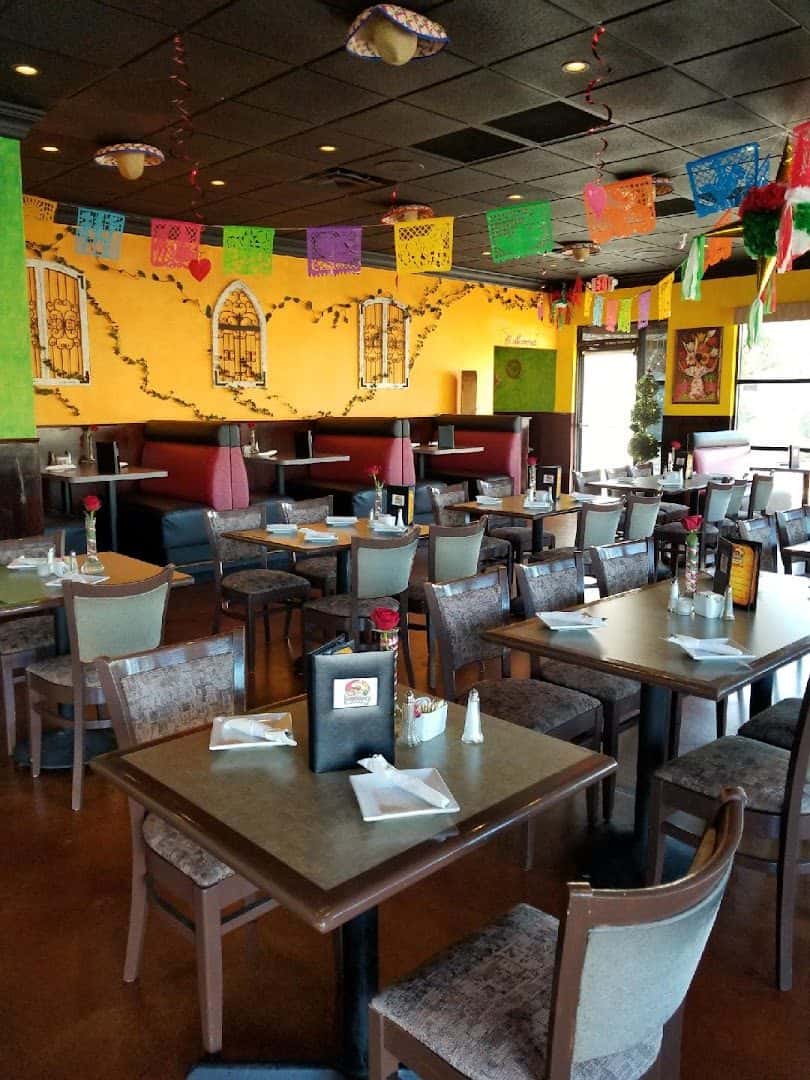 Chavelos Mexican Bar & Grill — Restaurants photo 1 of 5