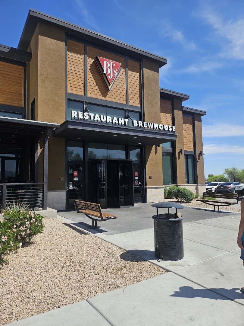 BJ's Restaurant & Brewhouse — Bakeries & Desserts photo 1 of 5