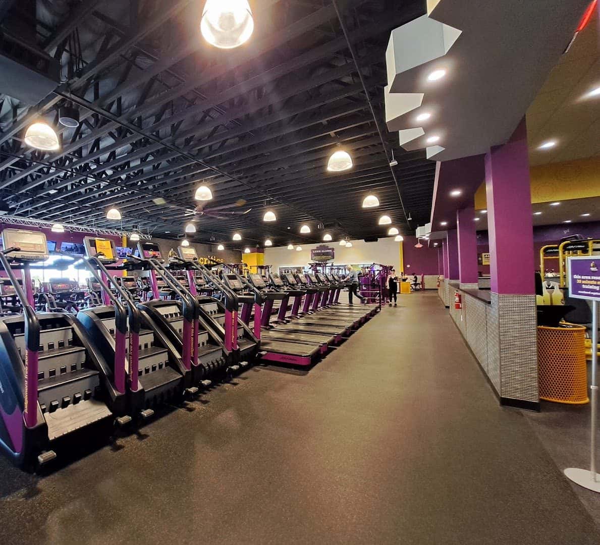 Planet Fitness — Nail Salons & Spas photo 2 of 5