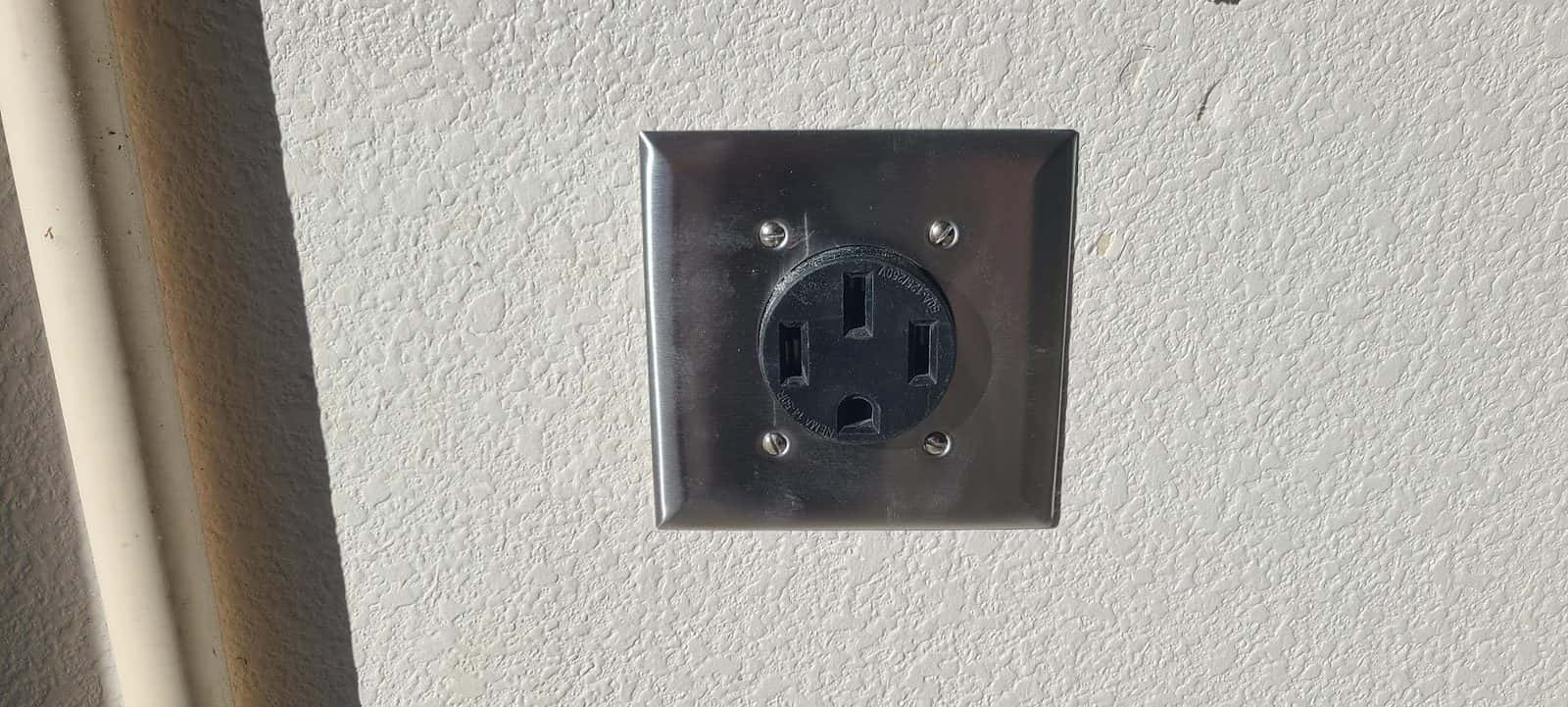 D & B Electric — Plumbers & Electricians photo 1 of 5