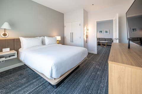 TownePlace Suites by Marriott Las Vegas North I-15 — Auto Services photo 3 of 5