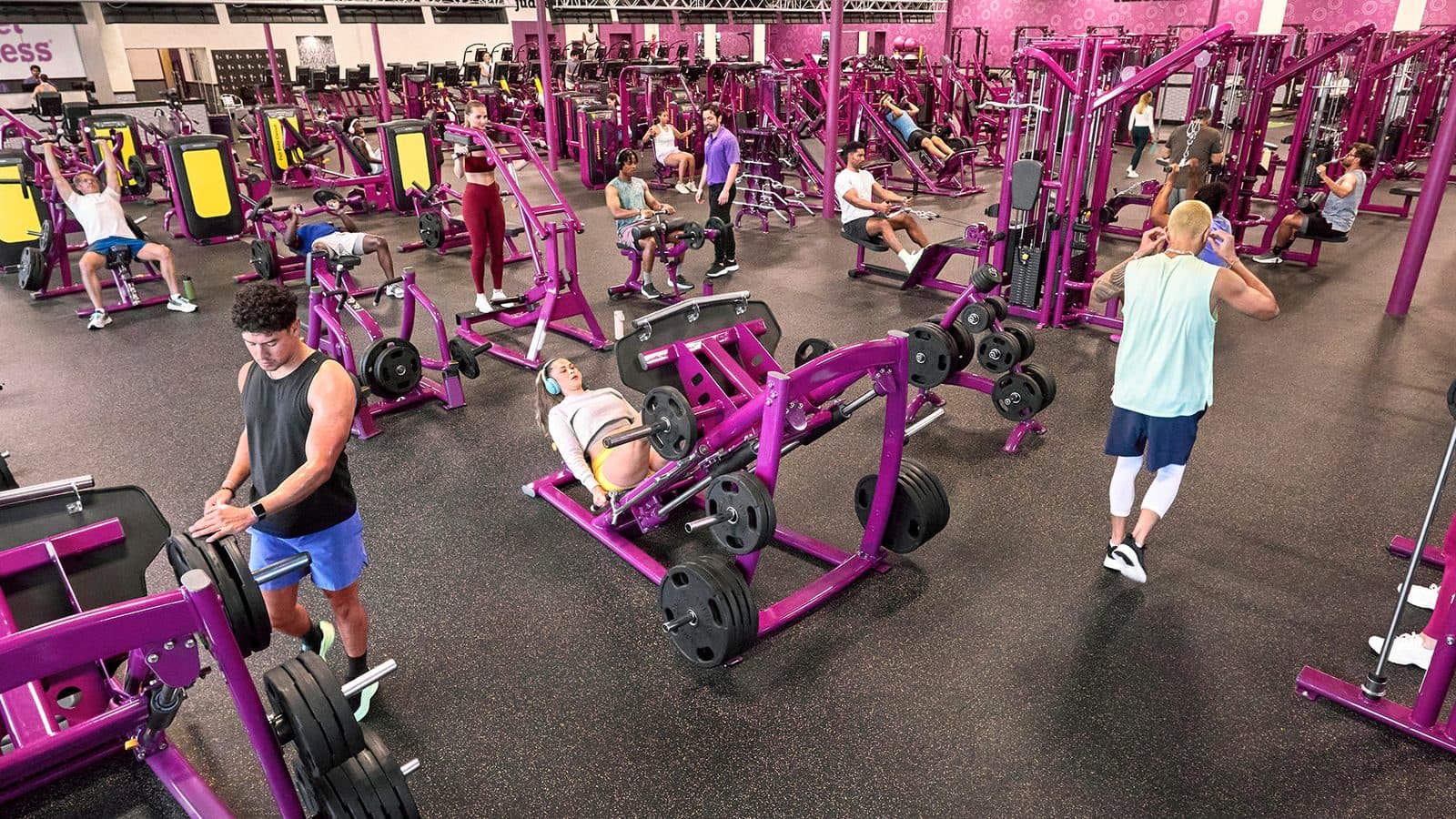 Planet Fitness — Nail Salons & Spas photo 1 of 5