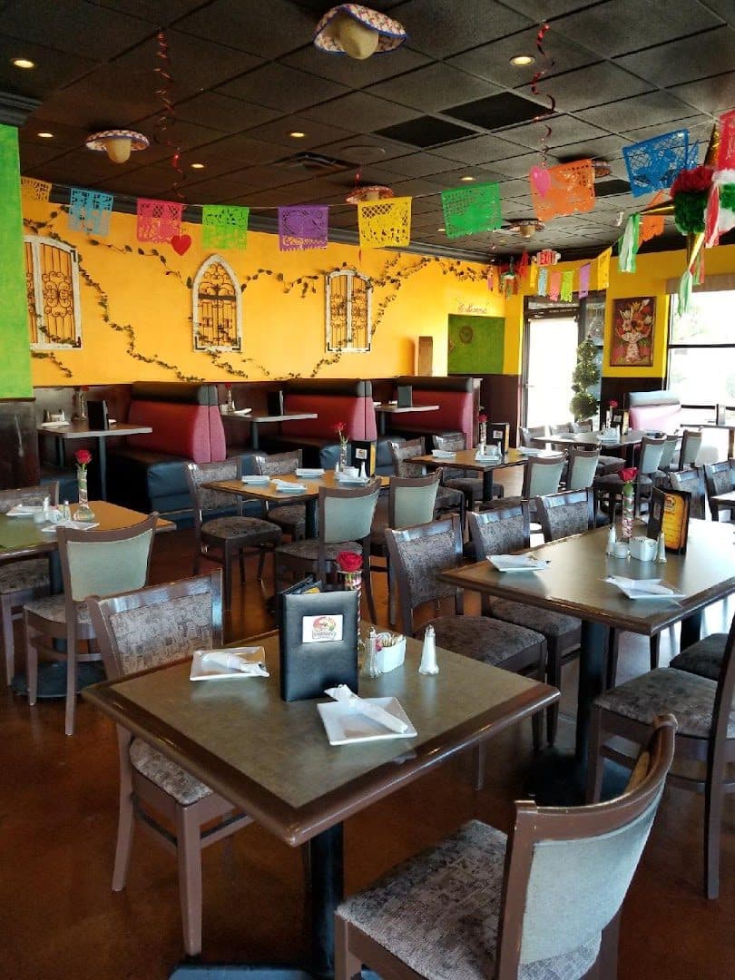 Chavelos Mexican Bar & Grill — Restaurants photo 1 of 5