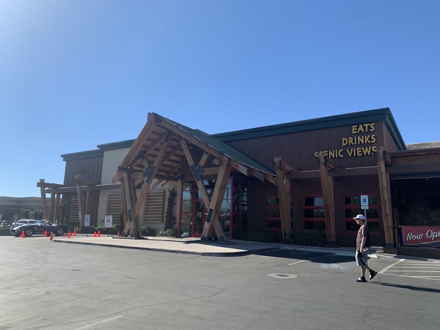Twin Peaks — Restaurants photo 1 of 5