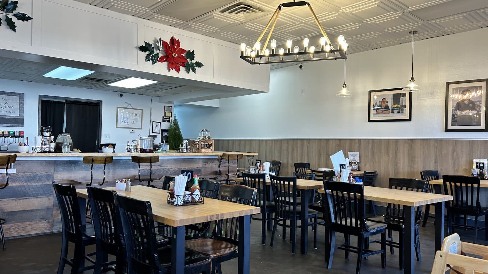 Mom's Kitchen — Restaurants photo 1 of 5