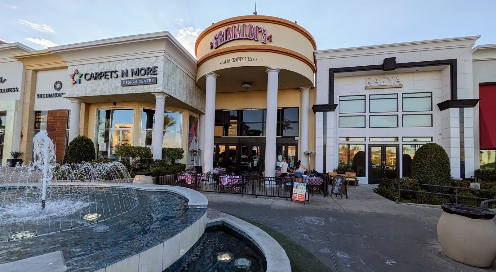 Grimaldi's Pizzeria — Restaurants photo 1 of 5