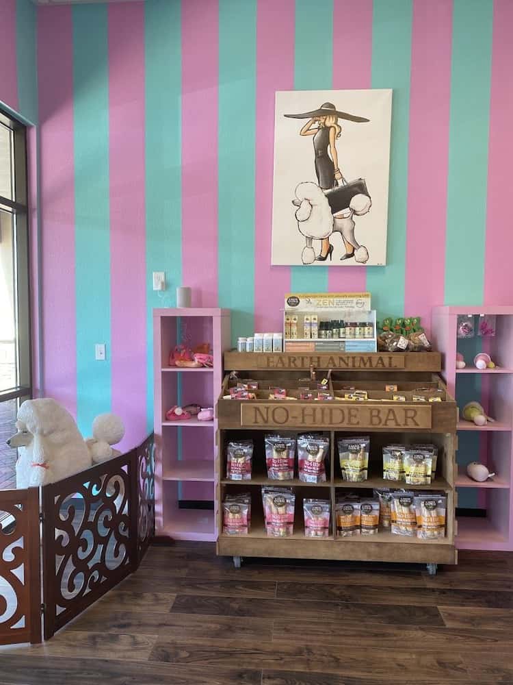 Snooty LaRue Pet Spa & Play