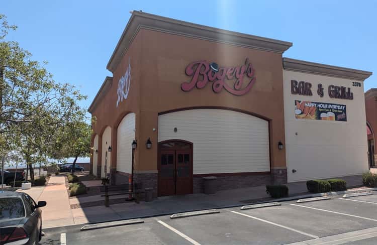 Bogeys Bar & Grill West