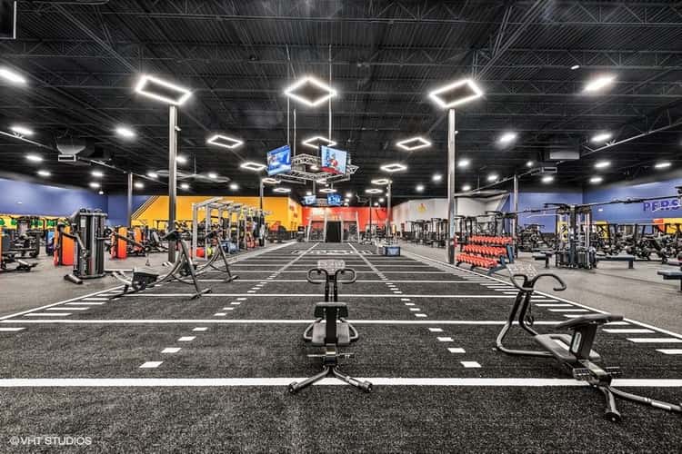 Crunch Fitness - Green Valley