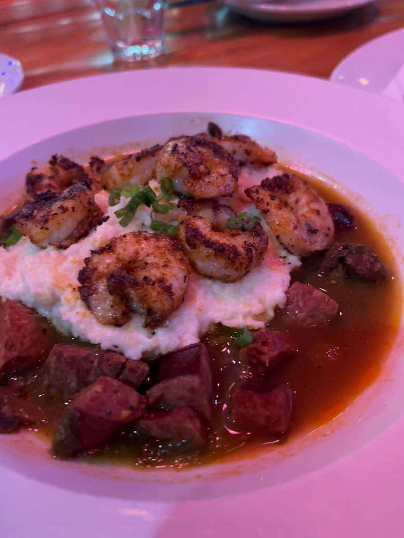 Lola's — Restaurants photo 2 of 5