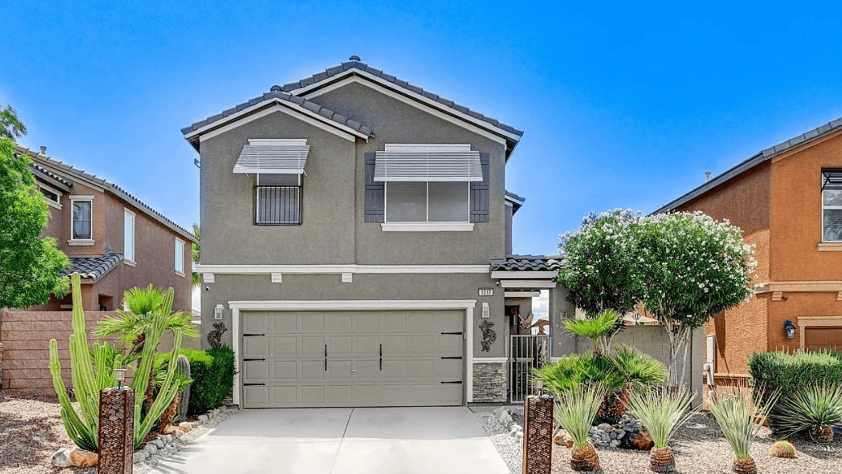 1017 Pebble Lake St in Henderson, NV: Stylish Two-Story Living Near Cadence