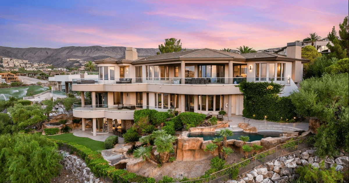 $5.85M Modern Estate in MacDonald Highlands, Henderson, NV