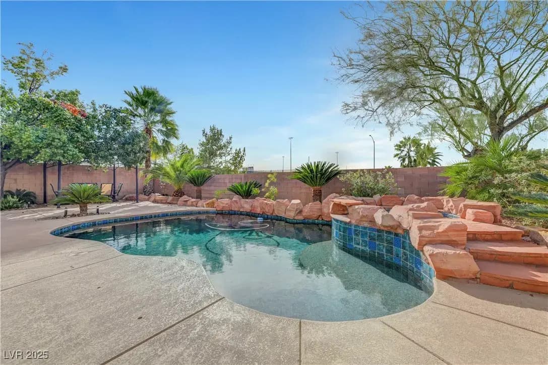 815 Happy Sparrow Ave, Henderson: High Ceilings, Hot Market, and a Backyard Paradise