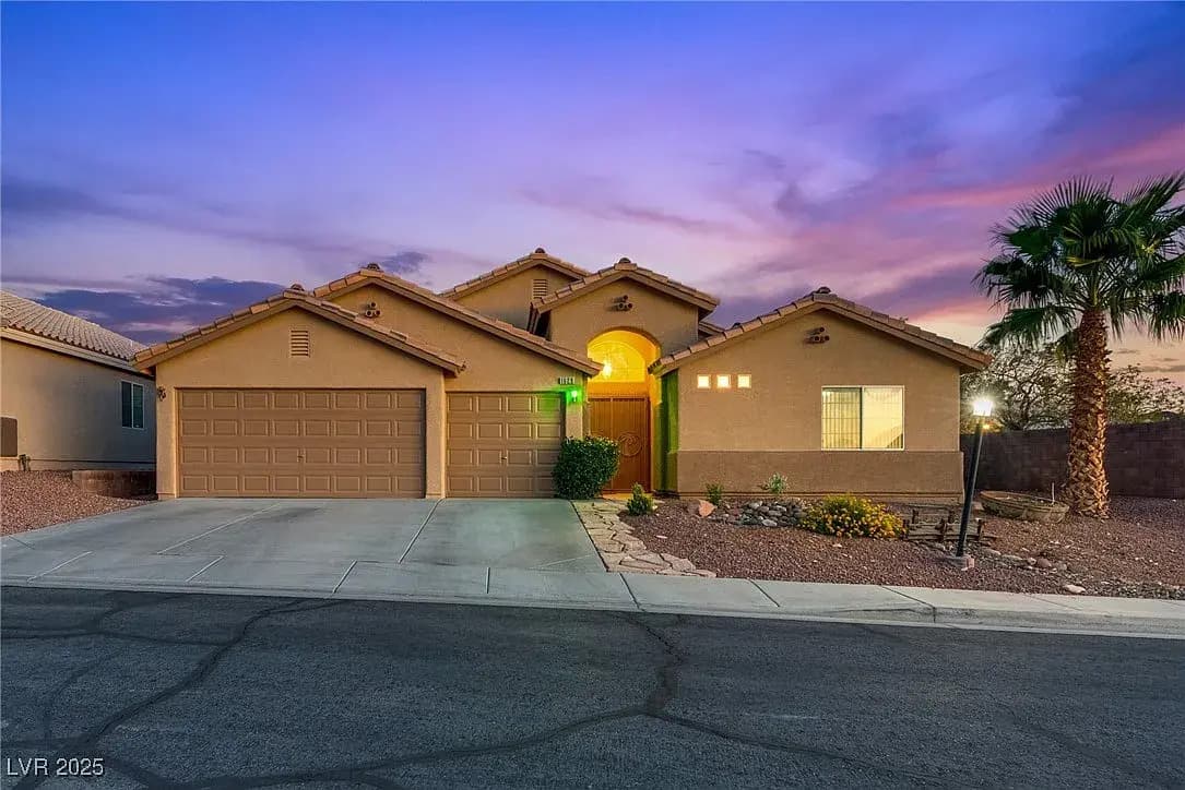 Dream Living on a Quiet Cul‐de‐Sac: 1629 Lone Palm Ct, Henderson, NV