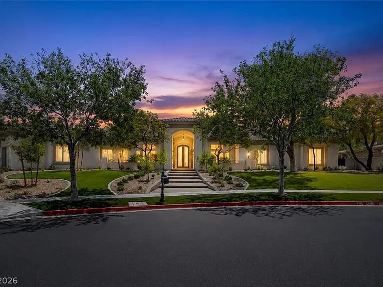 Henderson Luxury Estate for Sale: 2602 Stefano Cir Offers Single-Story Living on Nearly an Acre
