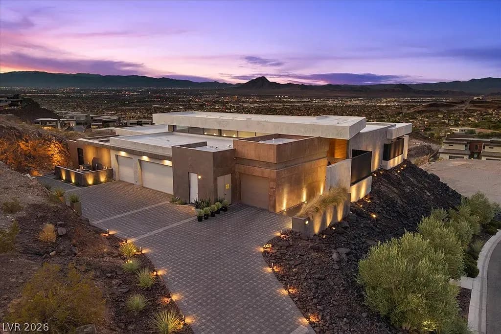 Henderson Luxury Home for Sale: 641 Dragon Peak Dr Offers Architectural Living in MacDonald Highlands
