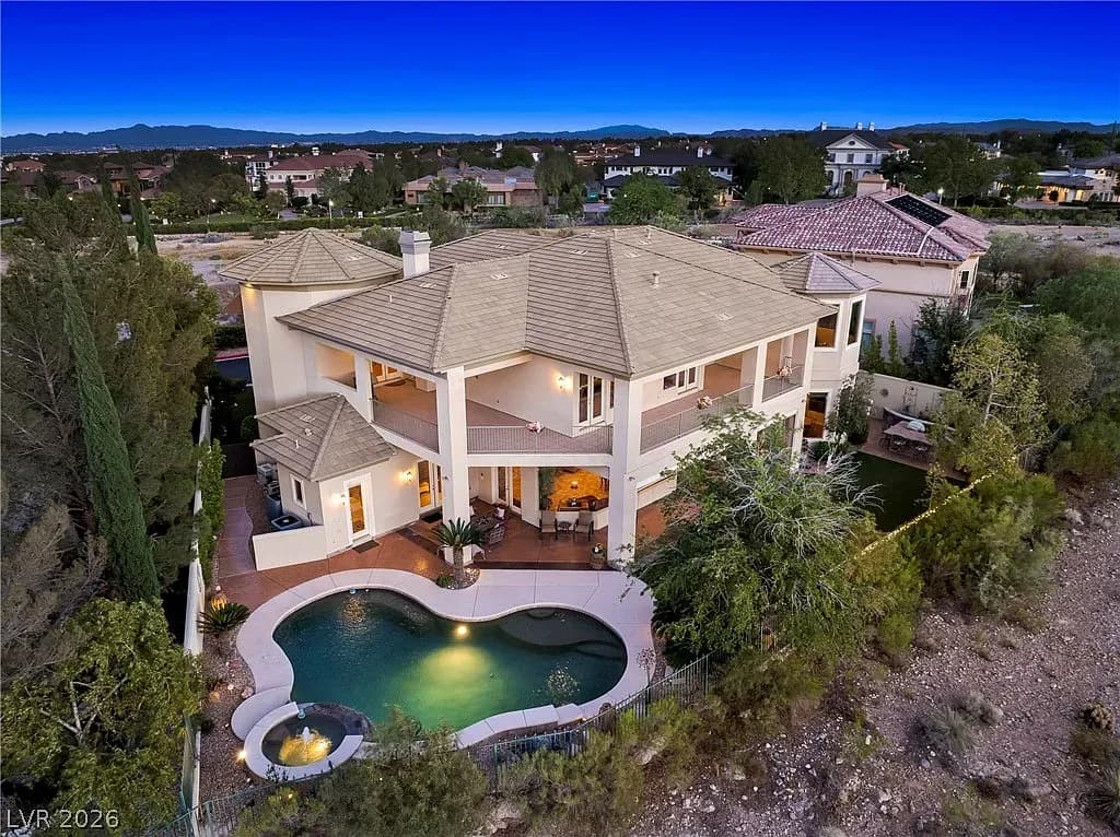 Las Vegas Luxury Home for Sale: 9740 Verlaine Ct Brings Classic Queensridge Elegance