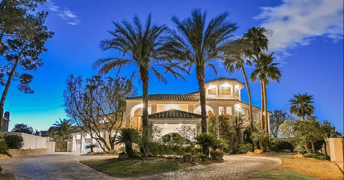 Luxurious Retreat in Henderson: 2349 Villandry Ct Showcases Elegant Living and Resort-Style Amenities