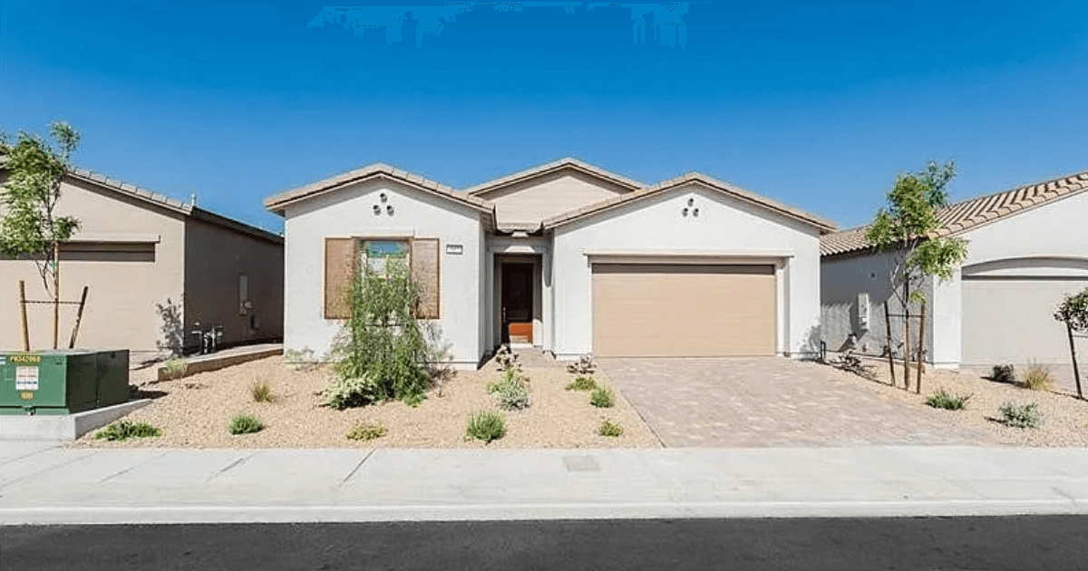 Luxury Living with a Local Vibe: 557 Comodo St, Henderson, NV