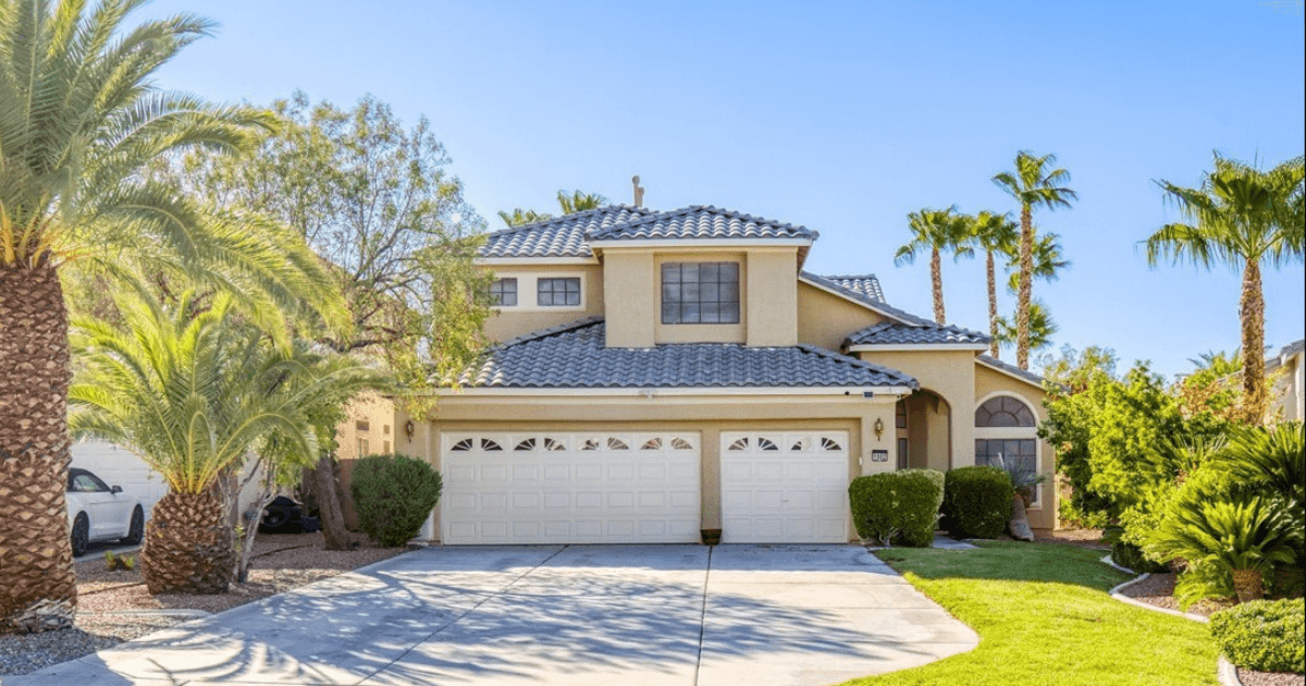 McDonald Ranch Marvel: $750K Oasis Home with Pool, Spa & Space to Spare in Henderson