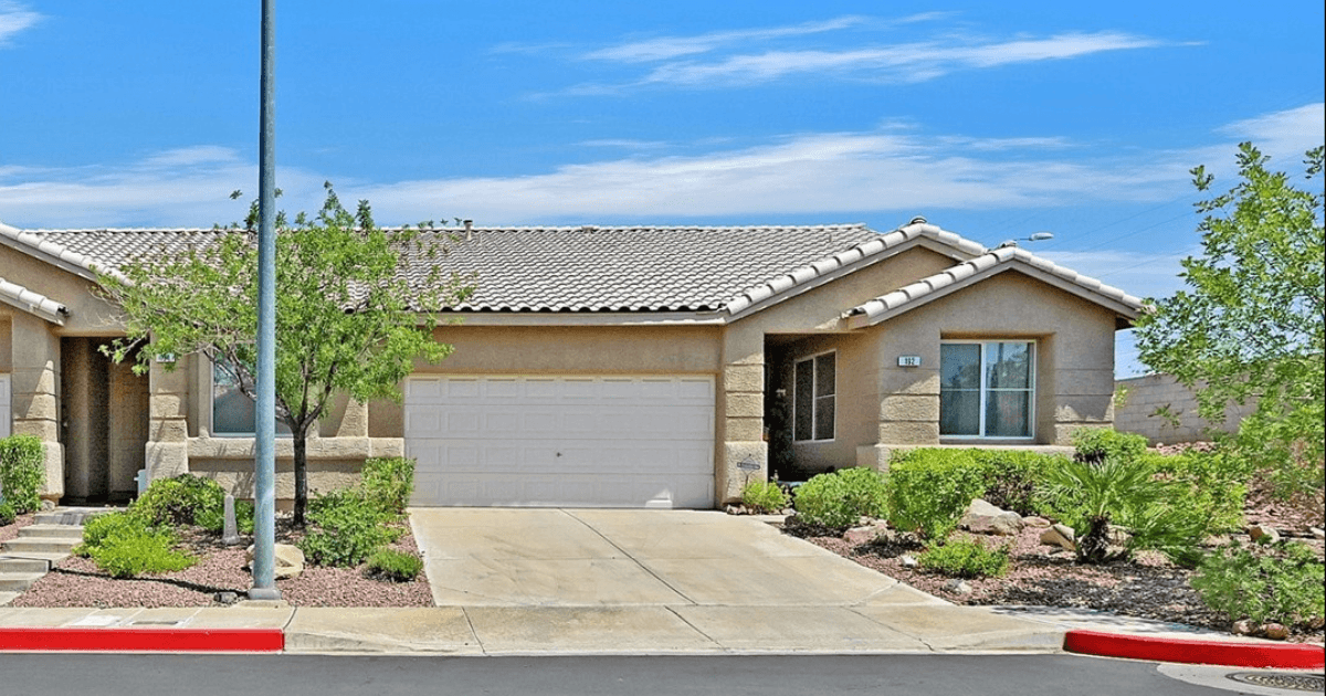 Vaulted Ceilings & Green Valley Vibes: 192 Teller St, Henderson, NV